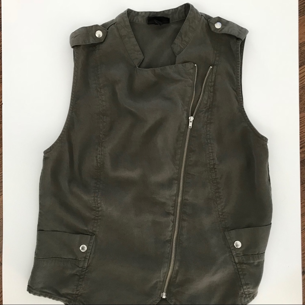 Mossimo Olive Green Women’s Vest - Picture 5 of 7